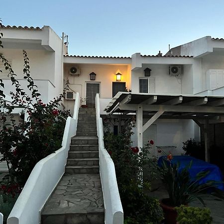 Pounta Beach House 수니언 외부 사진